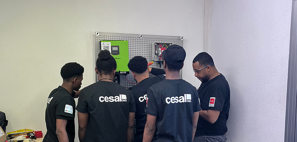 Curso de Operaciones Básicas en Montaje y Mantenimiento de Instalaciones Solares Fotovoltaicas, organizado por la ONG CESAL