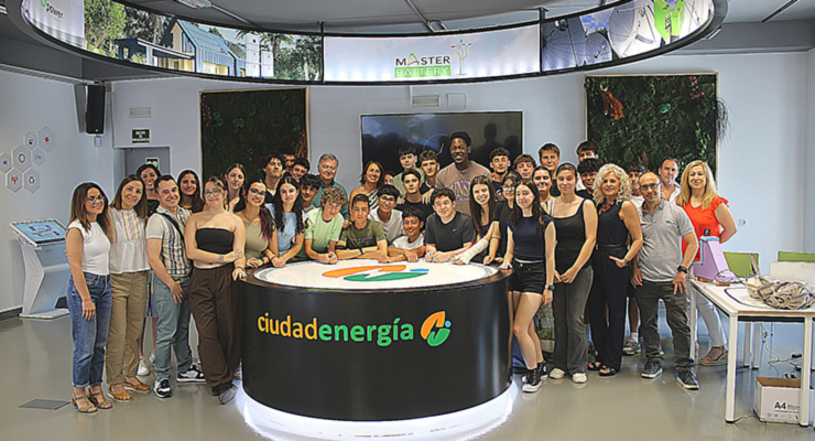 El alumnado del IES Antonio de Nebrija presenta en Ciudadenergía sus proyectos de robótica y tecnología aplicada