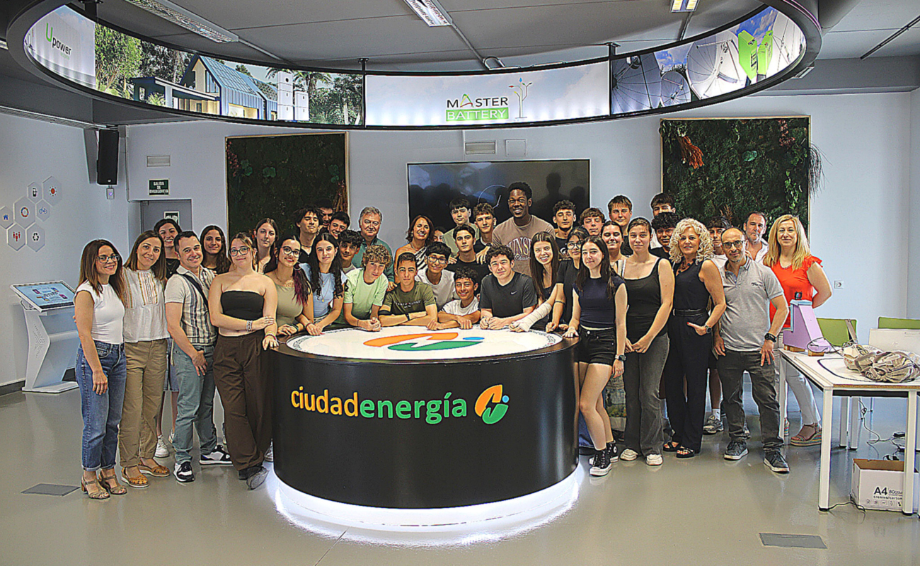 El alumnado del IES Antonio de Nebrija presenta en Ciudadenergía sus proyectos de robótica y tecnología aplicada