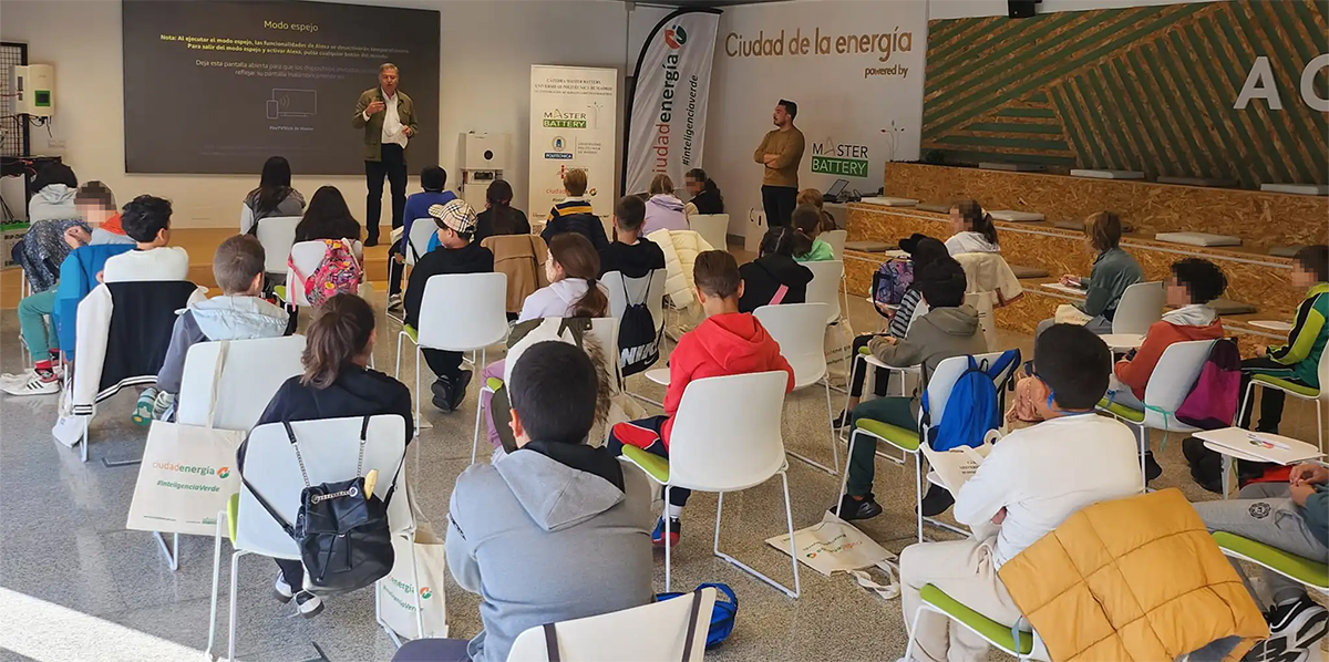 El CEIP Pío Baroja de Madrid visita Ciudadenergía y Master Battery para conocer la función del almacenamiento en la transición a las renovables