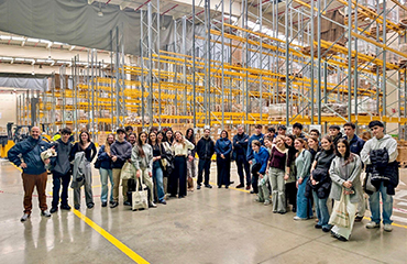 Recorrido por el área de Logística de Master Battery