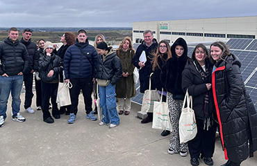 Estudiantes de 2nd EPAL Chalkidas (Grecia) visitan Ciudadenergía dentro del programa “ECONOMÍA CIRCULAR”